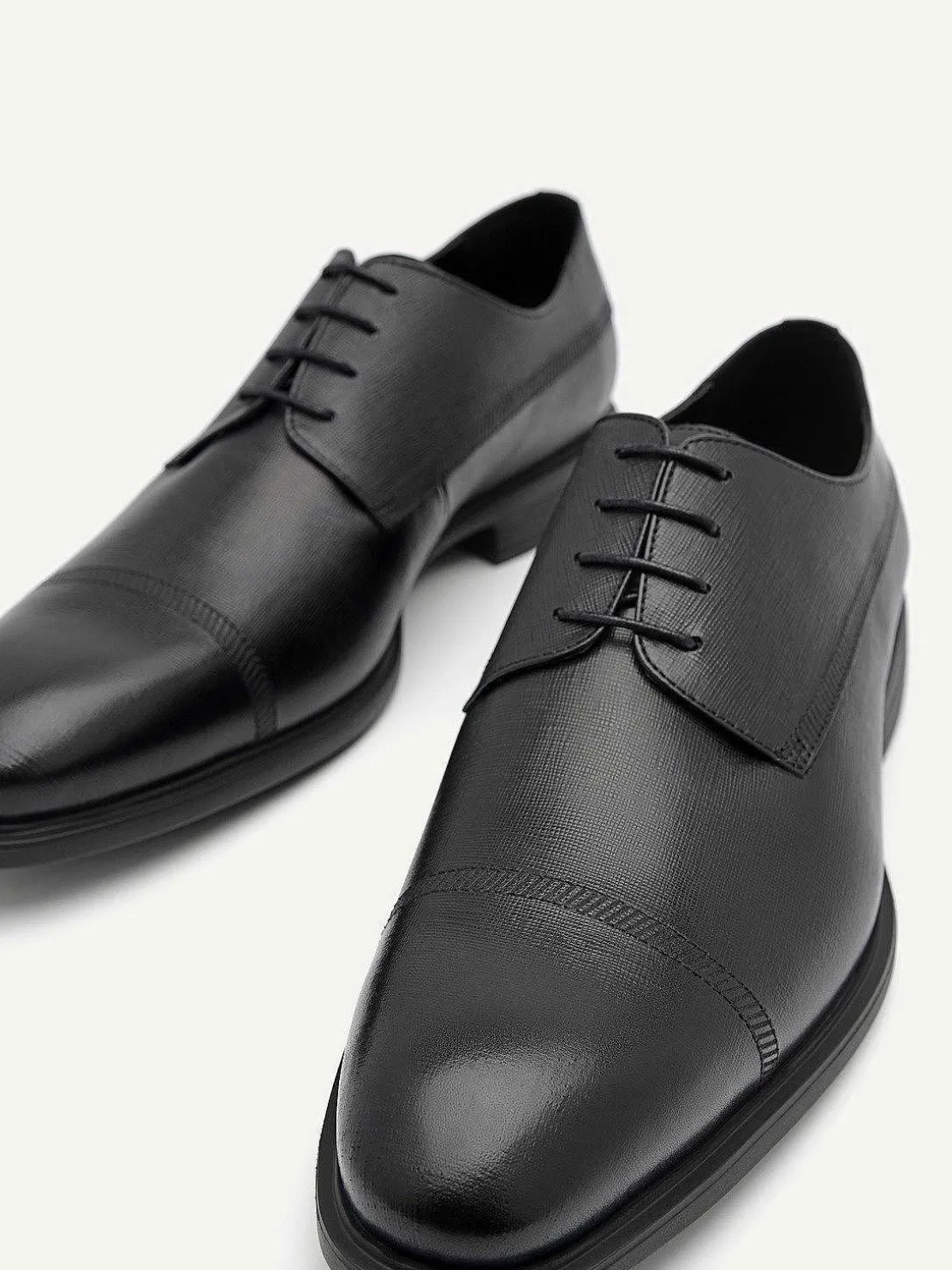 Altitude Lightweight Embossed Derby Shoes
