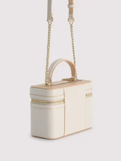Ari Boxy Shoulder Bag