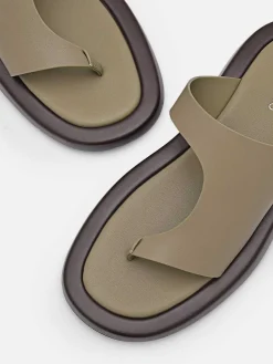Este Thong Sandals