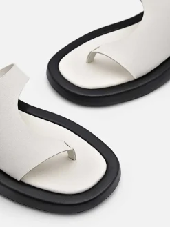 Este Thong Sandals
