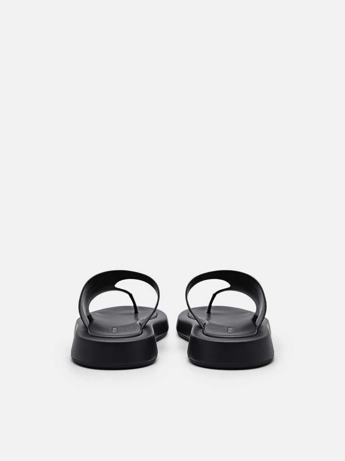Este Thong Sandals