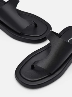 Este Thong Sandals