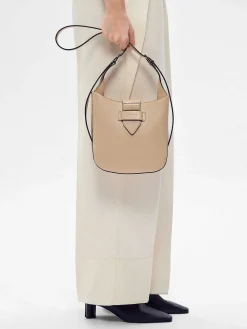 Fadia Shoulder Bag