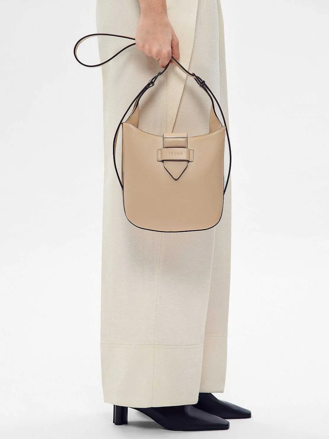 Fadia Shoulder Bag