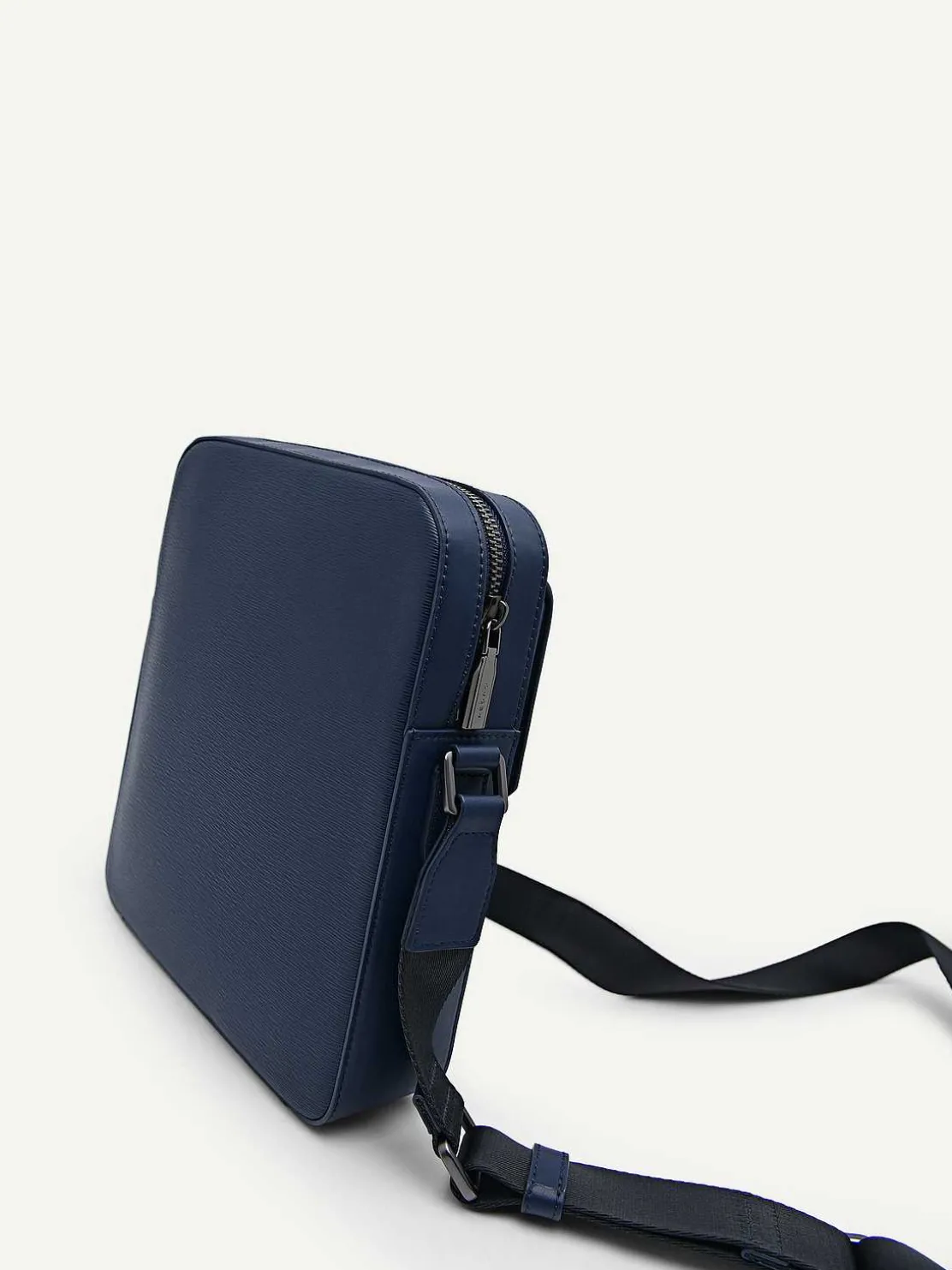 Henry Leather Sling Bag