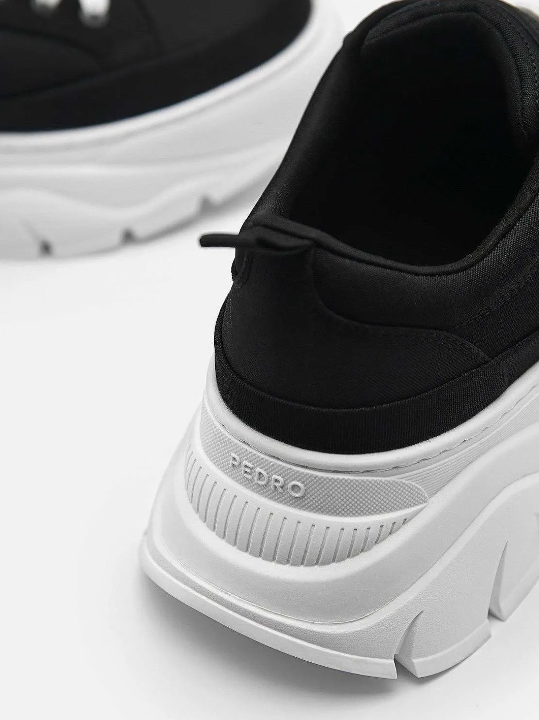 Hybrix Sneakers