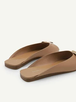 Iris Flat Sandals