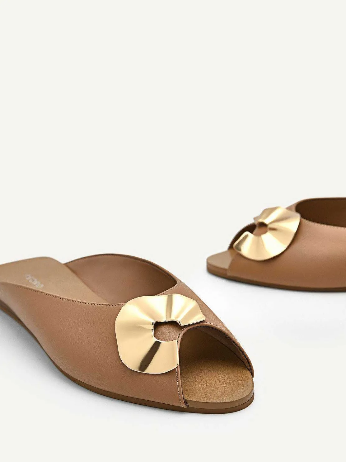 Iris Flat Sandals
