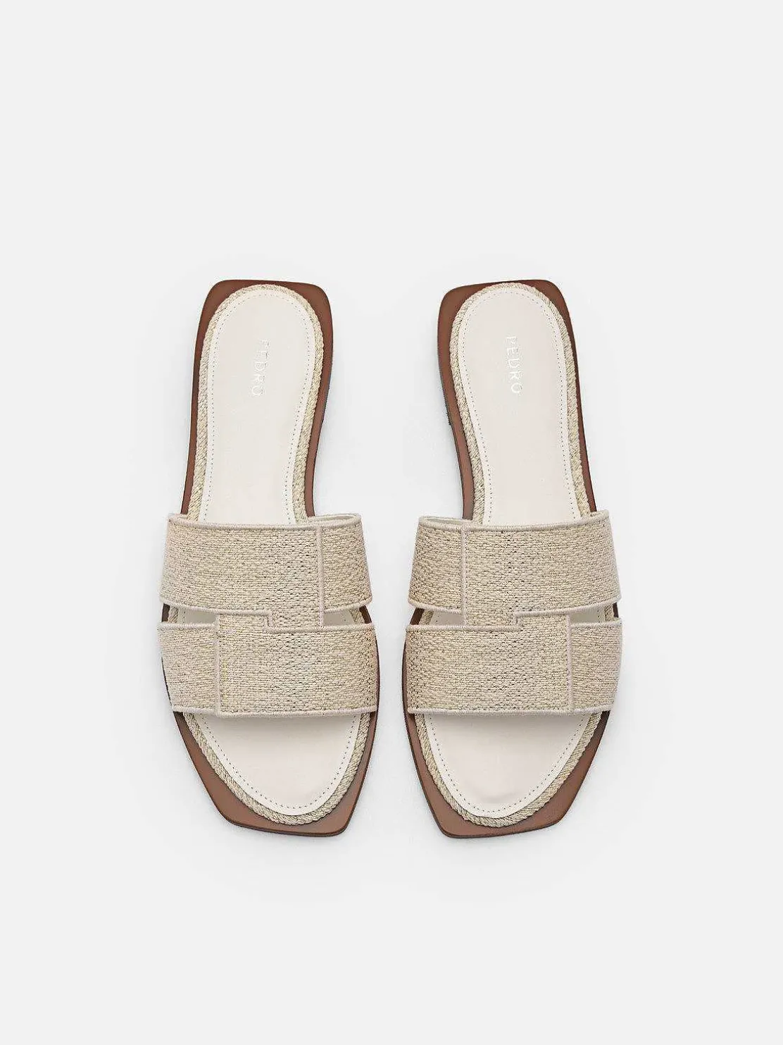 Iza Flat Sandals