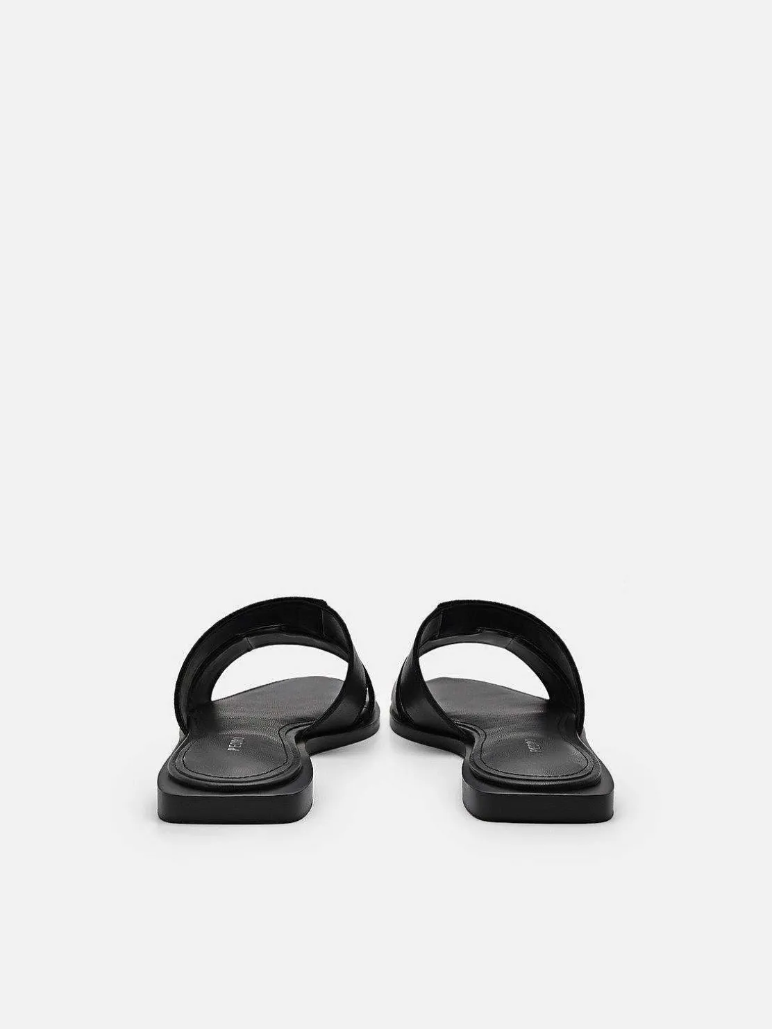 Iza Flat Sandals