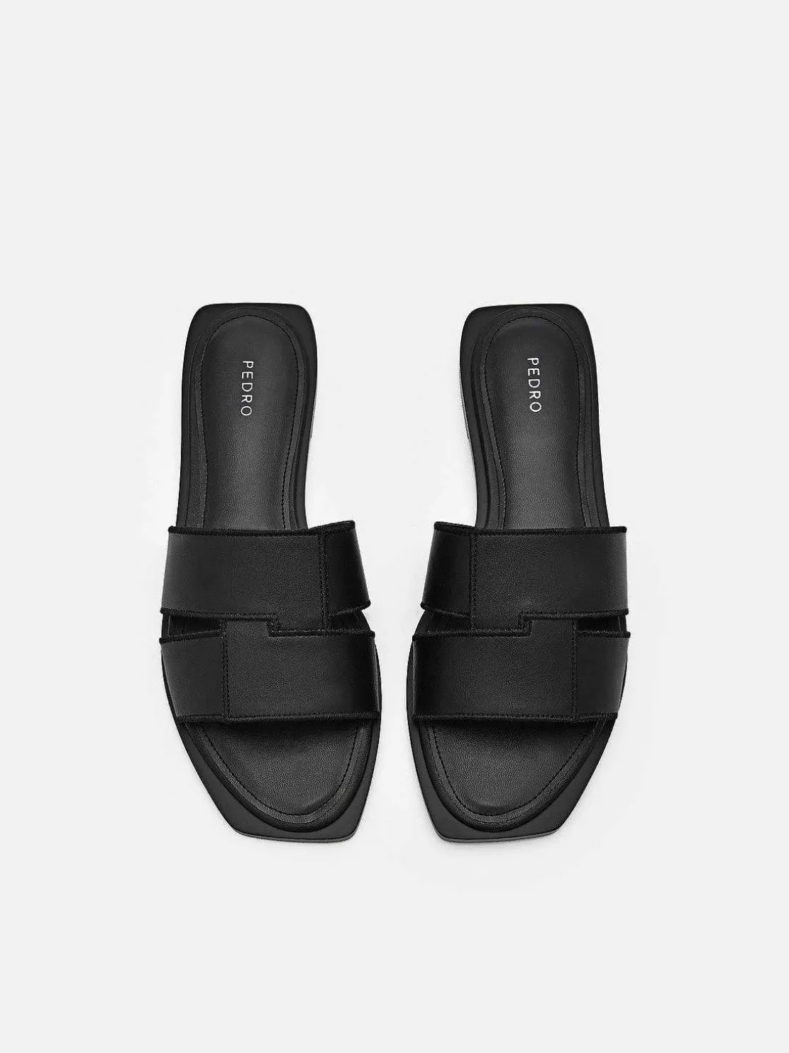 Iza Flat Sandals