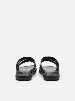 Izzie Flat Sandals