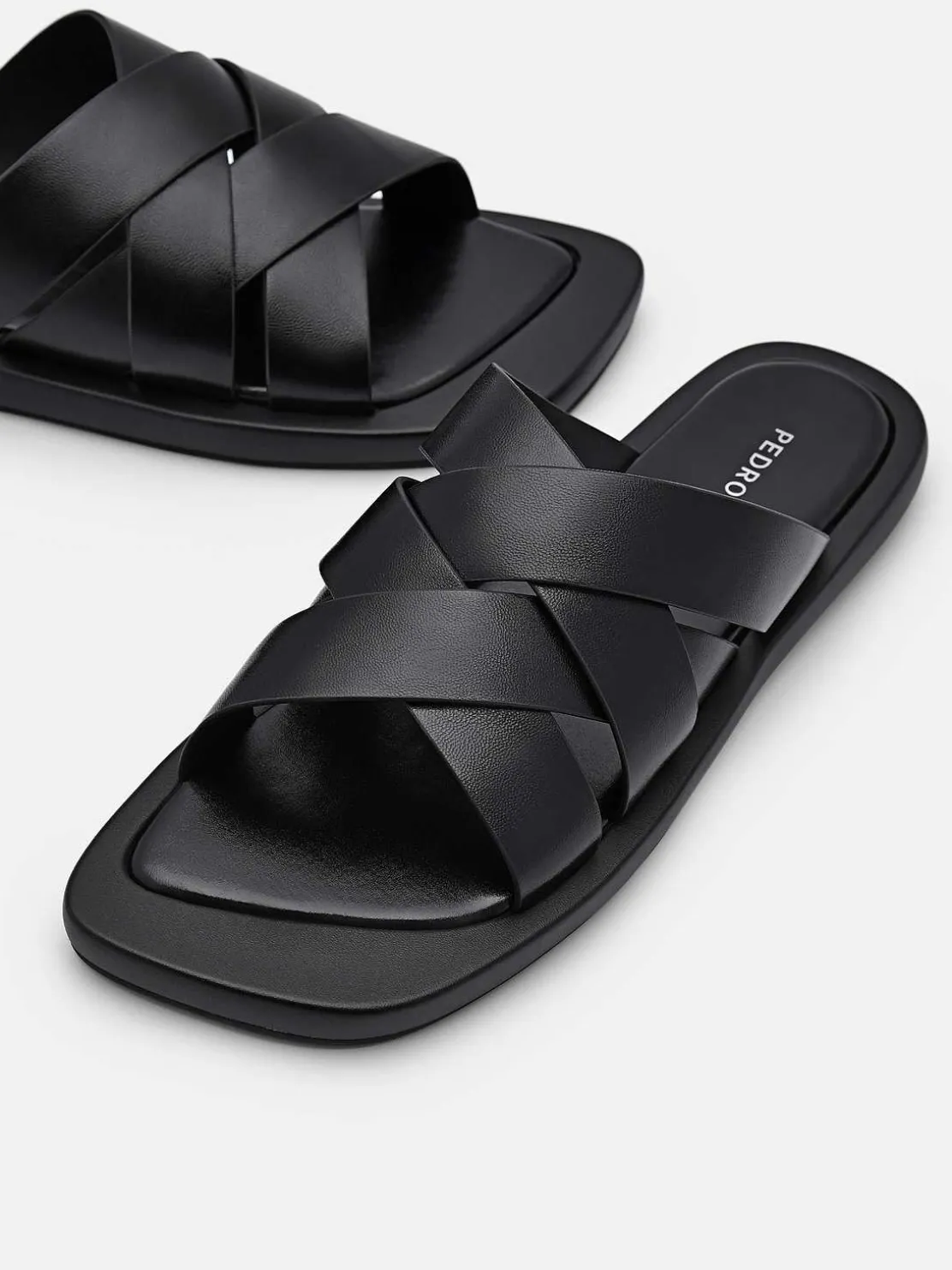 Izzie Flat Sandals