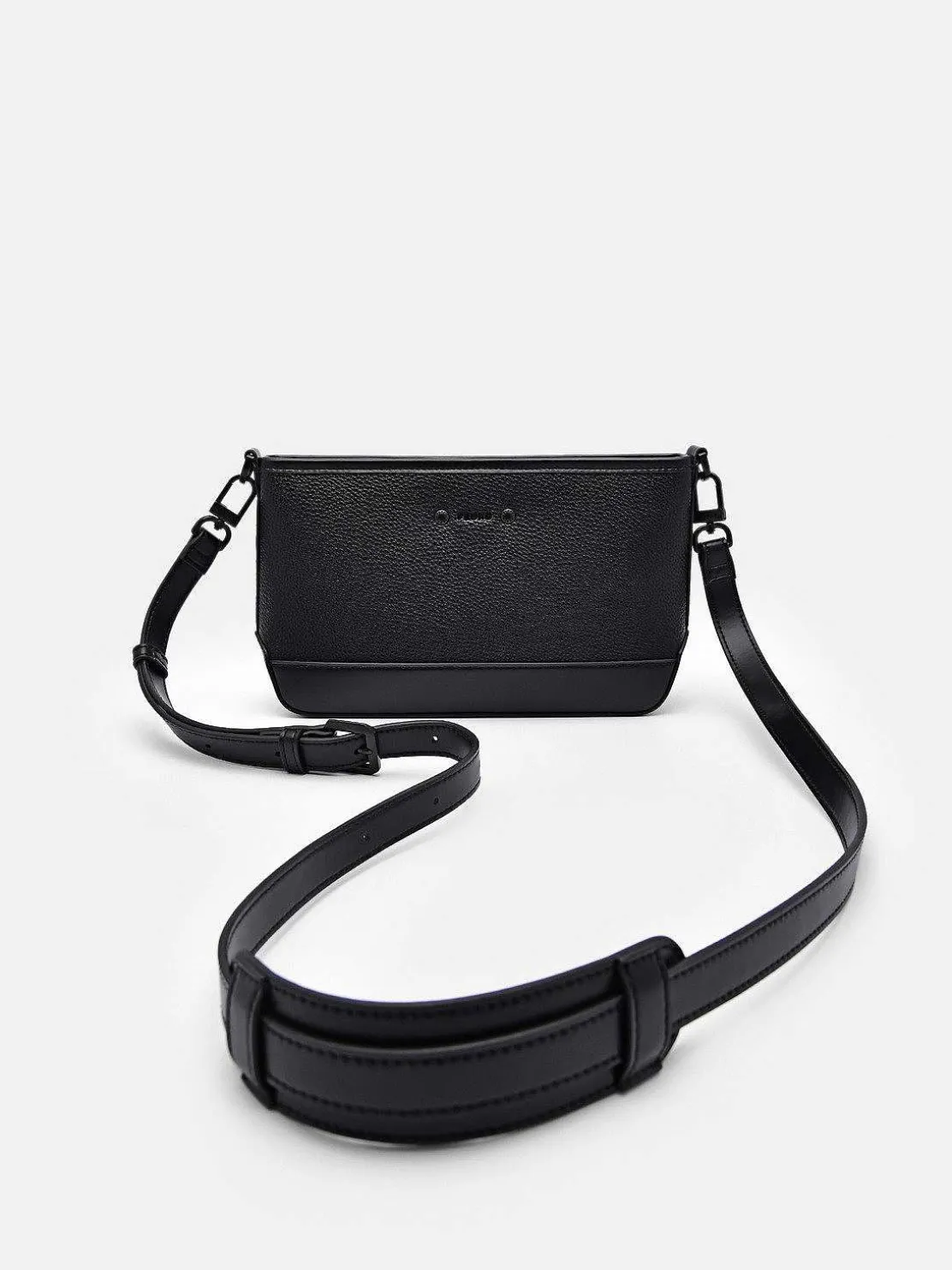 Luc Sling Bag