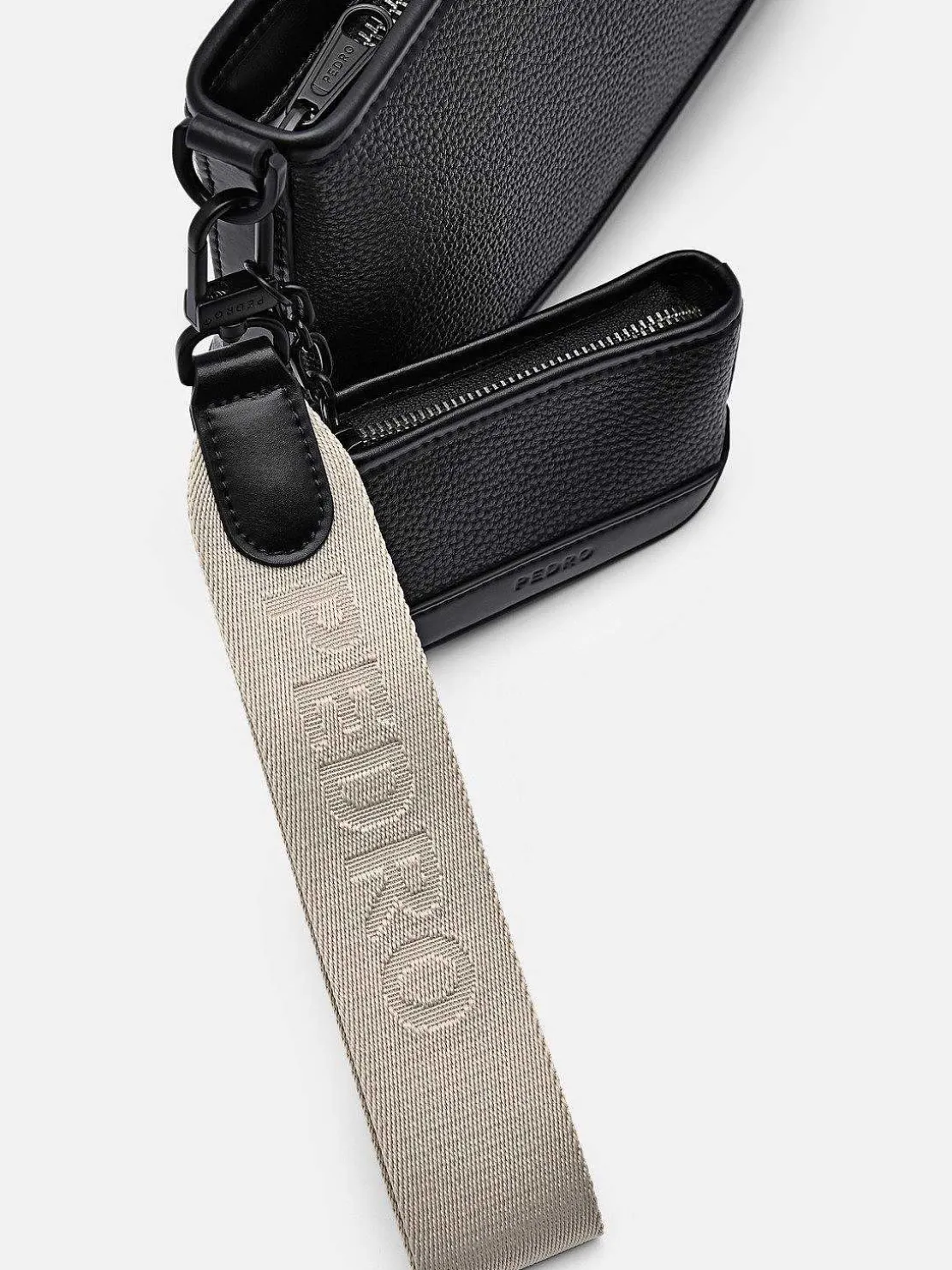 Luc Sling Bag