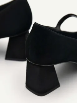 Mastaba Heels