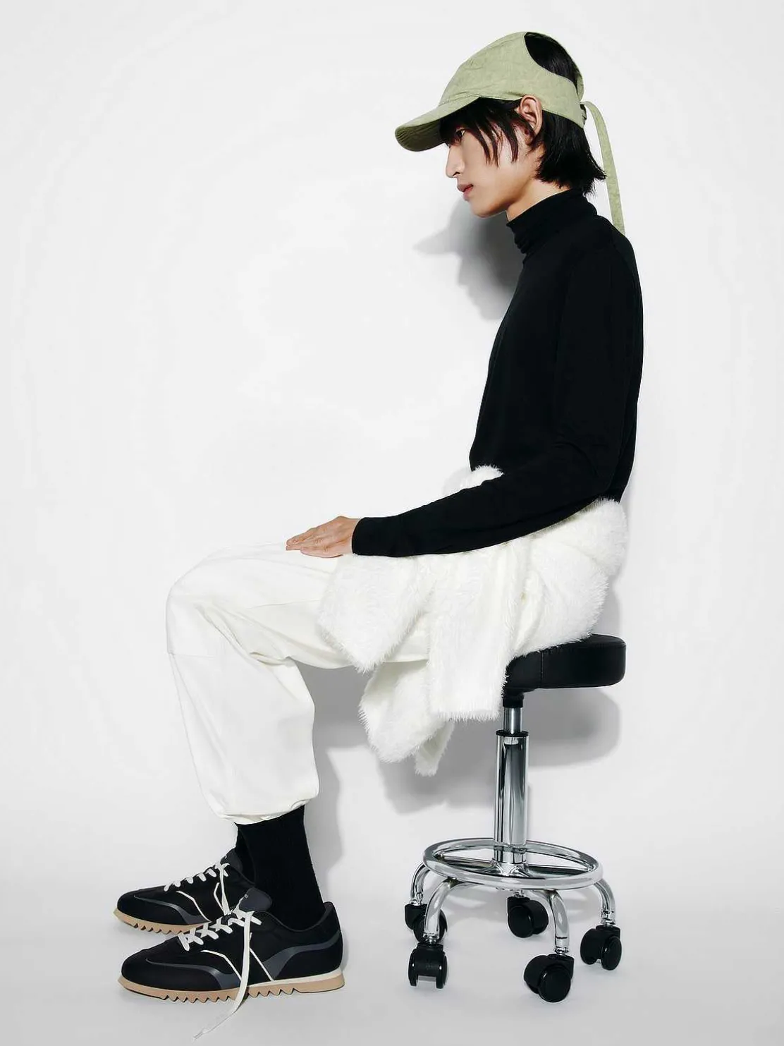 Mono Twist Sneakers