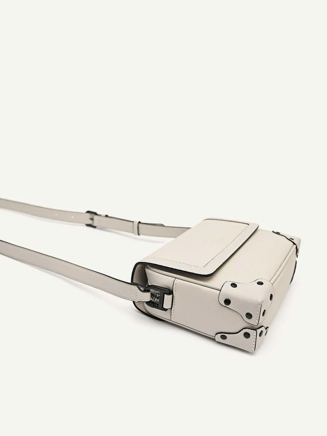 Norton Boxy Sling Bag