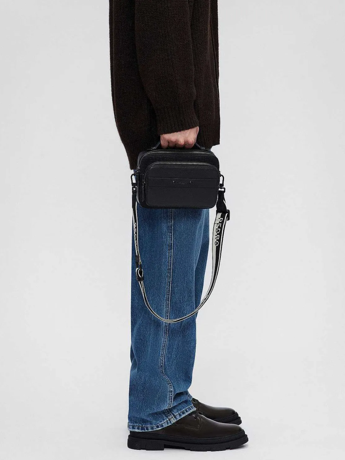Smith Sling Bag
