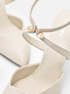 Sofia Leather Pumps
