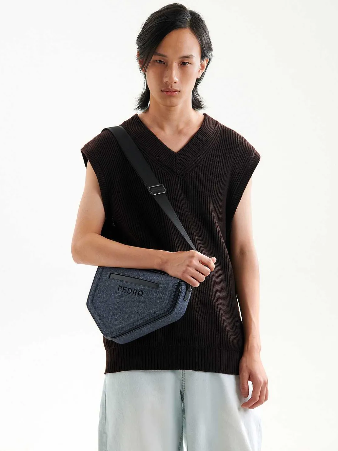 Taper Sling Bag