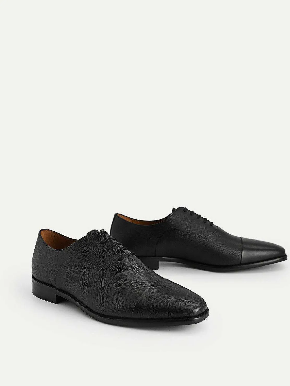 Textured Leather Oxford Shoes